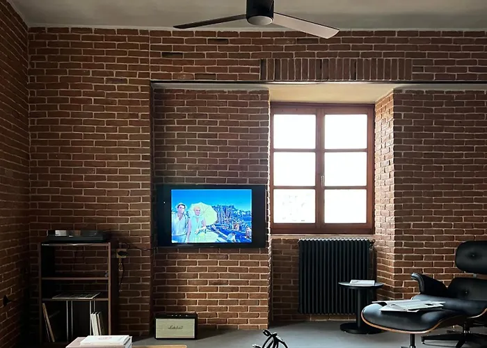 Hellofrom Tobacco Warehouse Apartman *