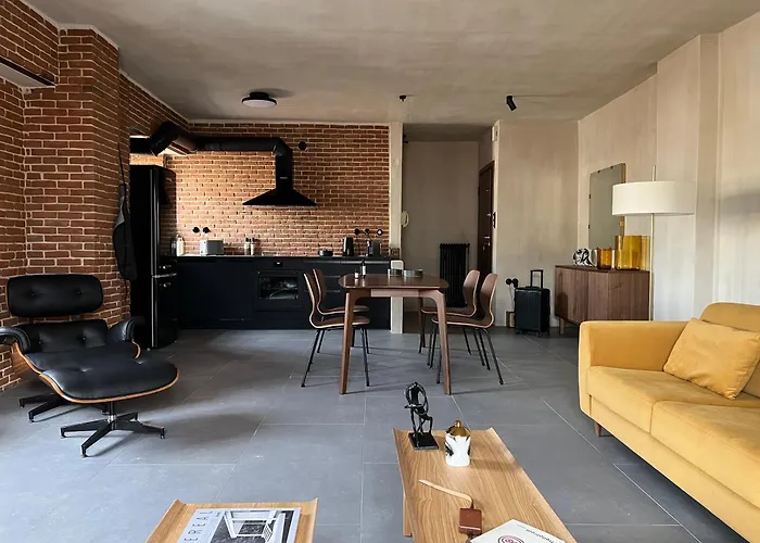 Hellofrom Tobacco Warehouse *